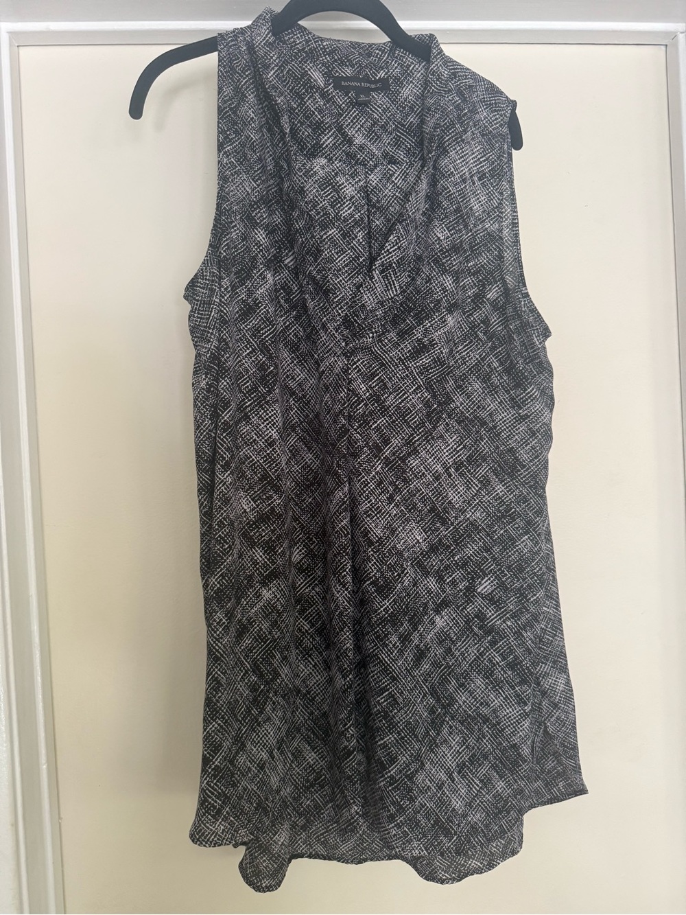 Banana Republic Black and White Textured Sleeveless Tank sz XL